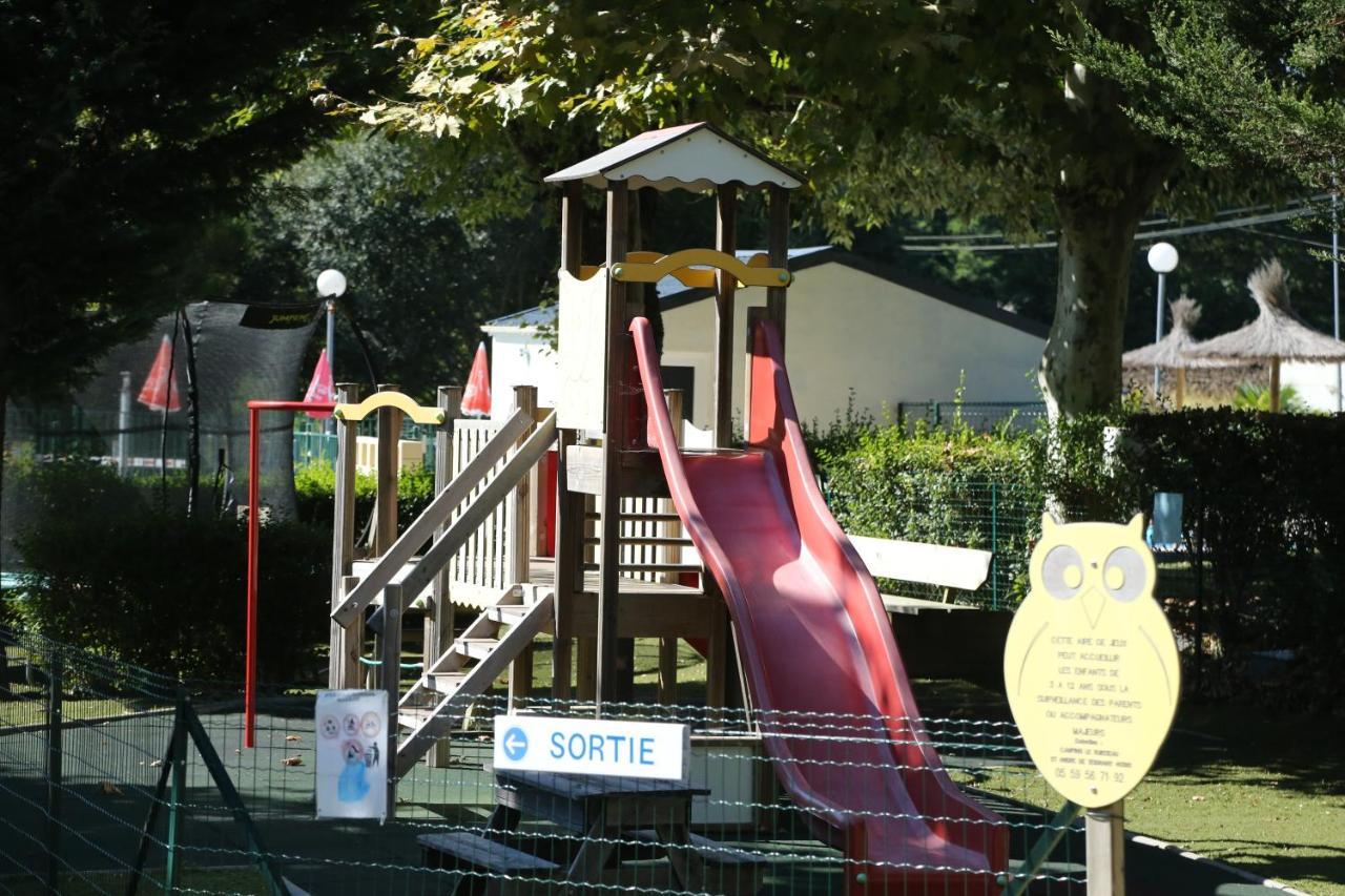 Camping Le Ruisseau Saint-André-de-Seignaux Exterior foto