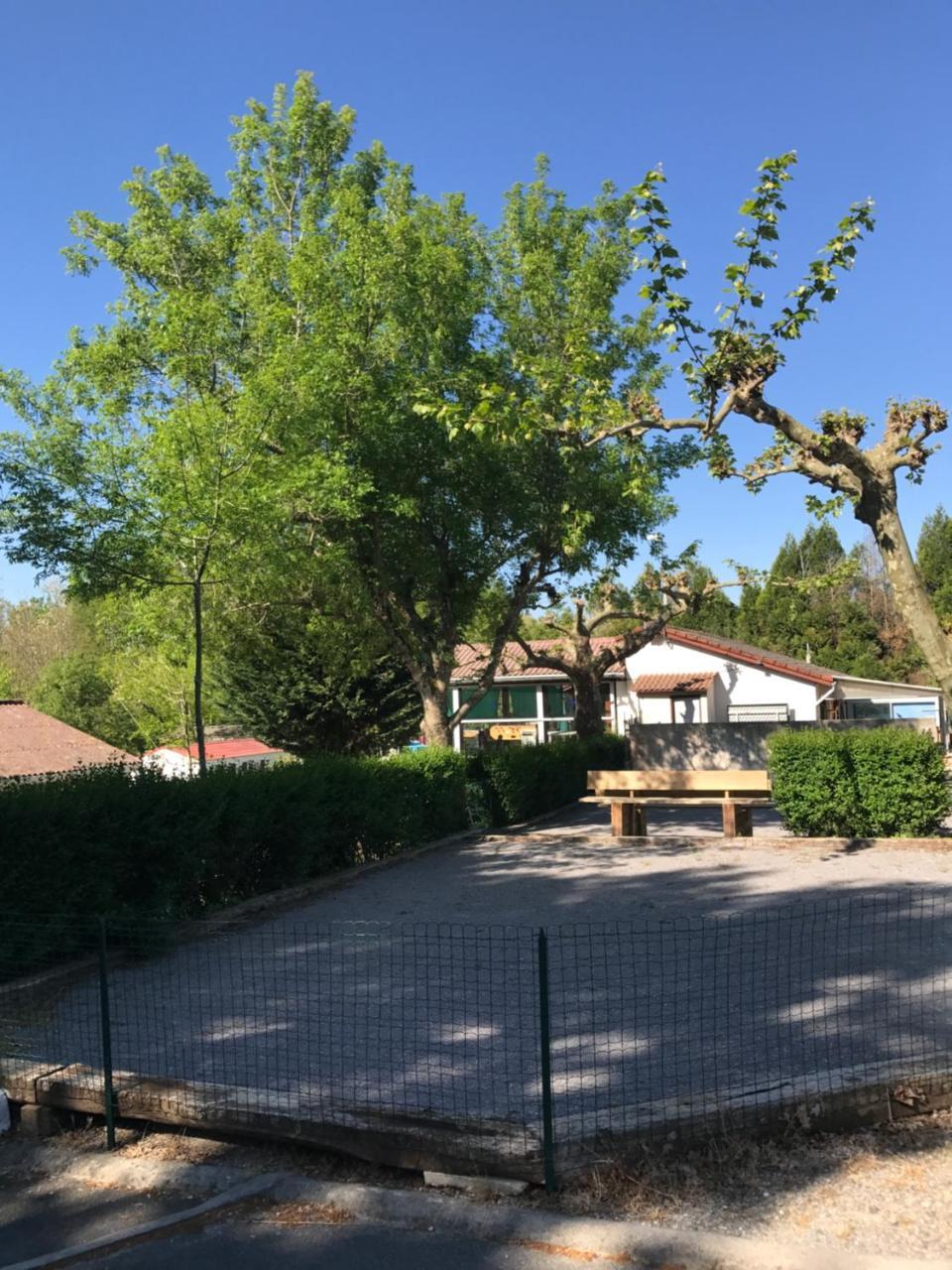 Camping Le Ruisseau Saint-André-de-Seignaux Exterior foto